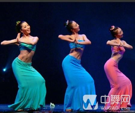 孔雀舞的舞蹈形态-20130626.jpg