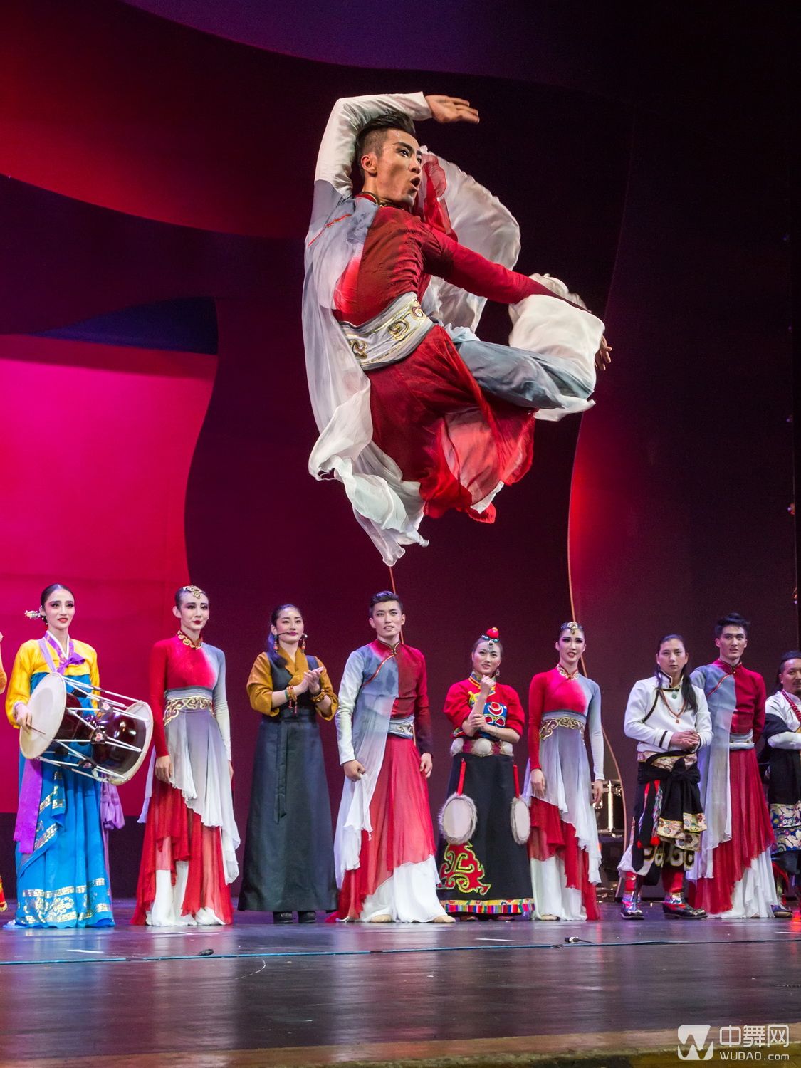 中国东方演艺集团《中国的脚步》精品舞蹈晚会中秋巨献【组图】