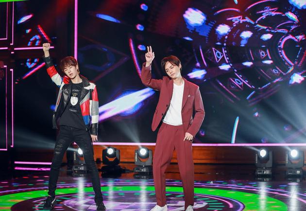 尹正跳舞再圈粉 动感舞蹈惊艳全场